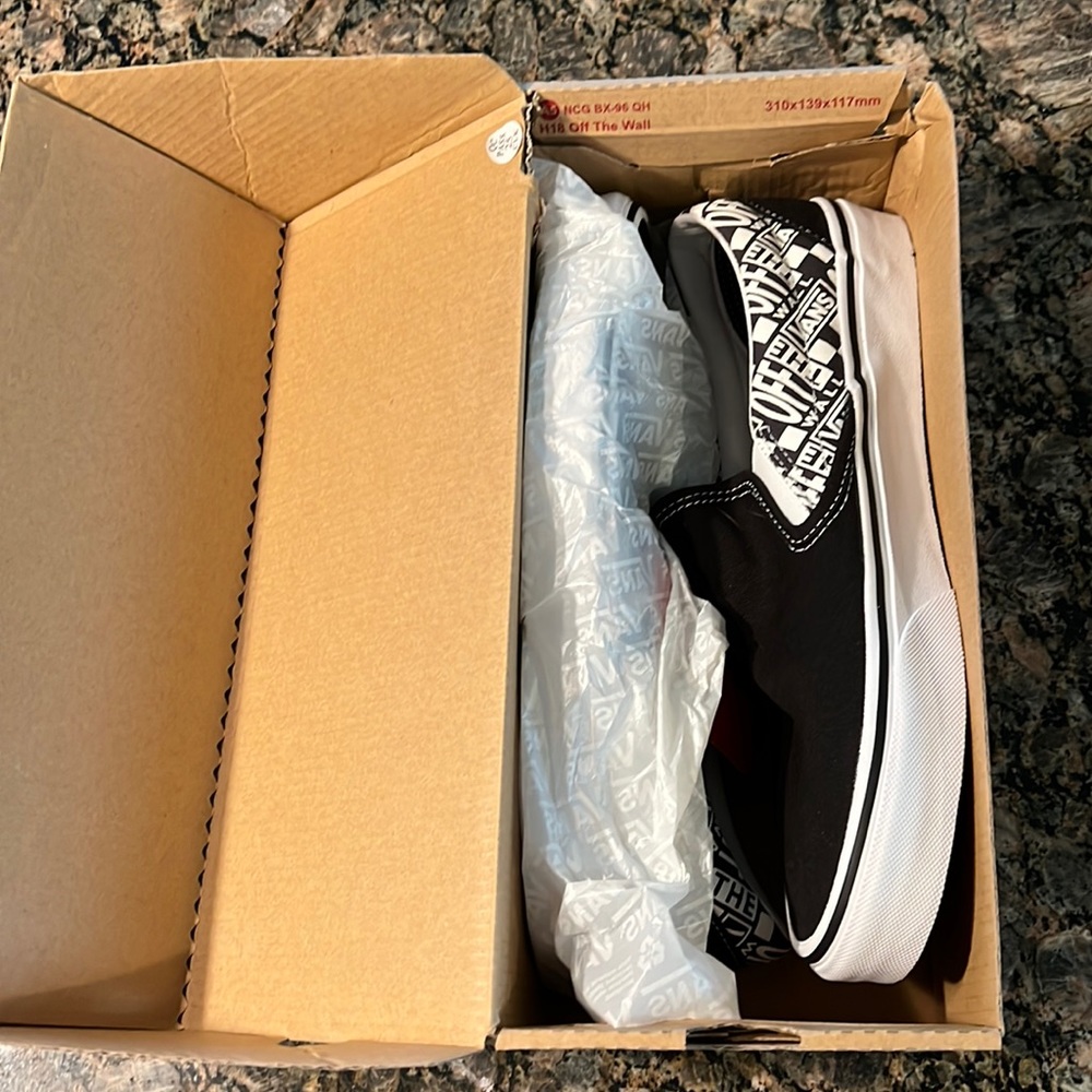 NIB Vans Classic Slip on